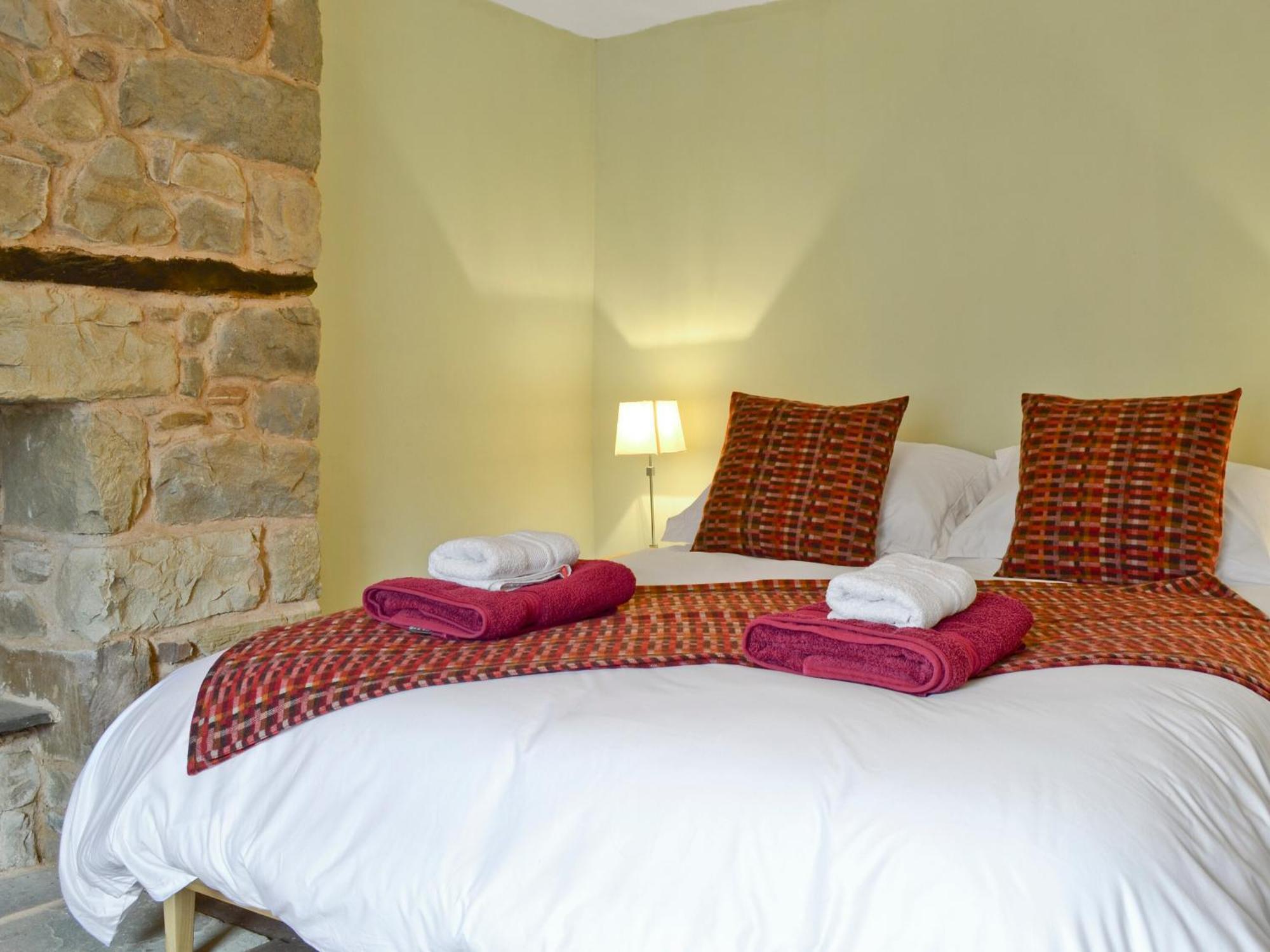 The Mill Farmhouse Llandybie Exterior photo